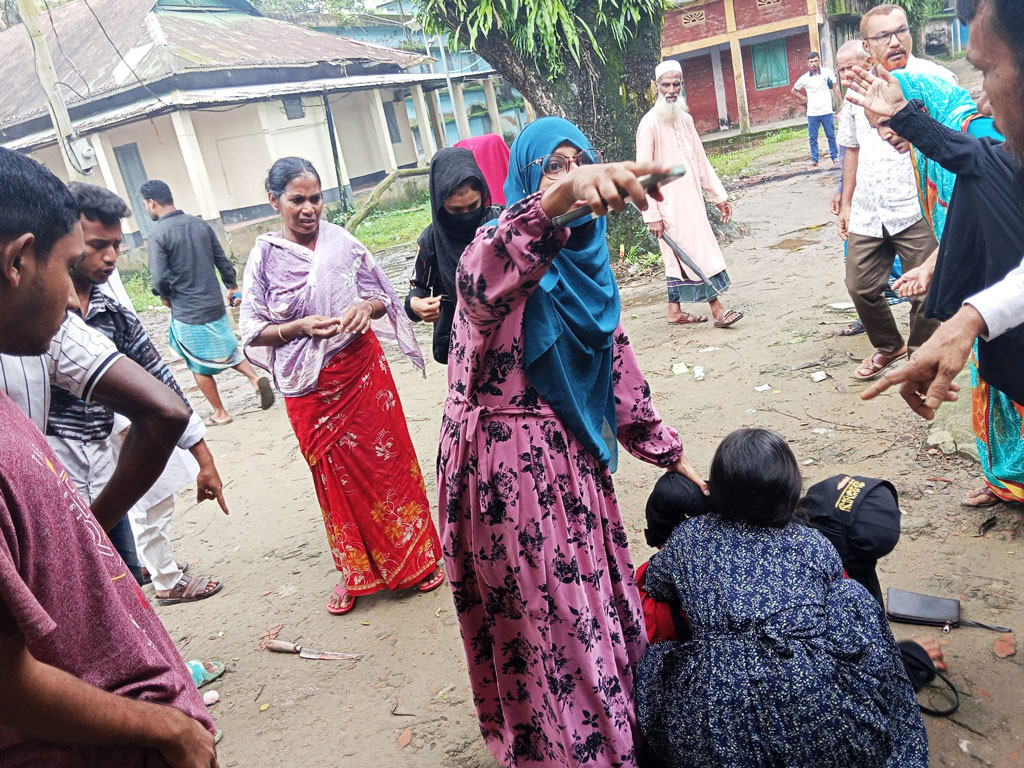 আদালত চত্বরে নারীকে ছুরিকাঘাতে হত্যা, প্রাক্তন স্বামী আটক