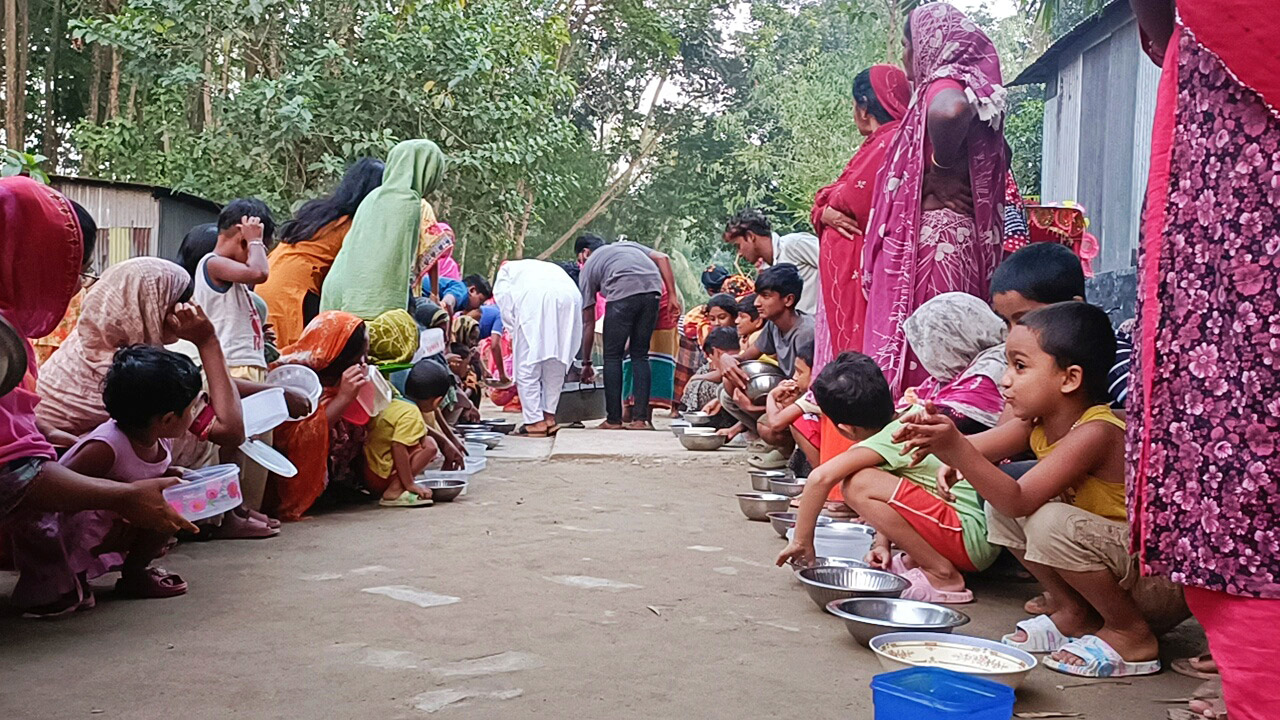 মানিকগঞ্জের শত বর্ষের ঐতিহ্য গাঁওয়ালী শিন্নি উৎসব শুরু