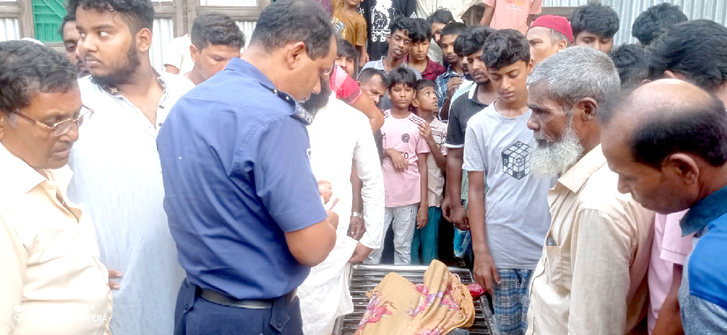সোনারগাঁয়ে ডাব পাড়া নিয়ে মেজ ভাইয়ের ছুরিকাঘাতে ছোট ভাই খুন