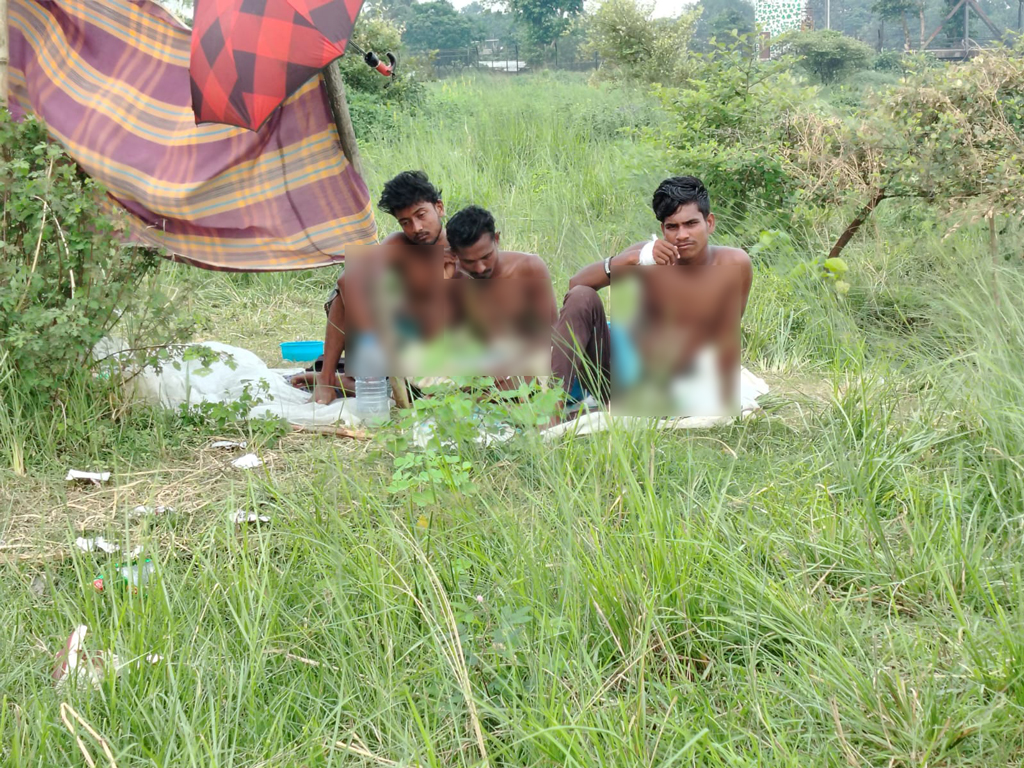 ১৭ দিন শূন্যরেখায় নজরদারিতে থাকা ৩ যুবক উধাও