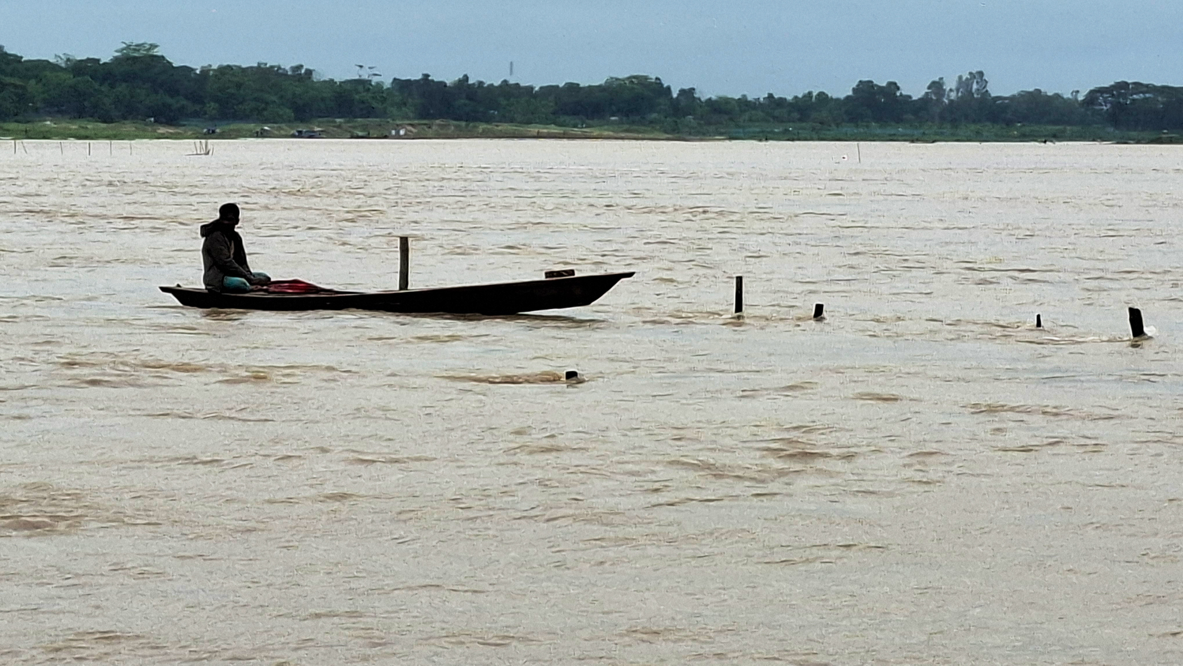 ভারী বৃষ্টিতে নিম্নাঞ্চল প্লাবিত: ৫ জেলায় বন্যার শঙ্কা, ৪ নদীর পানি বিপৎসীমার ওপরে