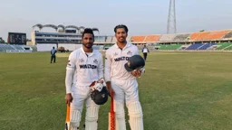 মাঠেই ক্রিকেটারদের শারদীয় উৎসব