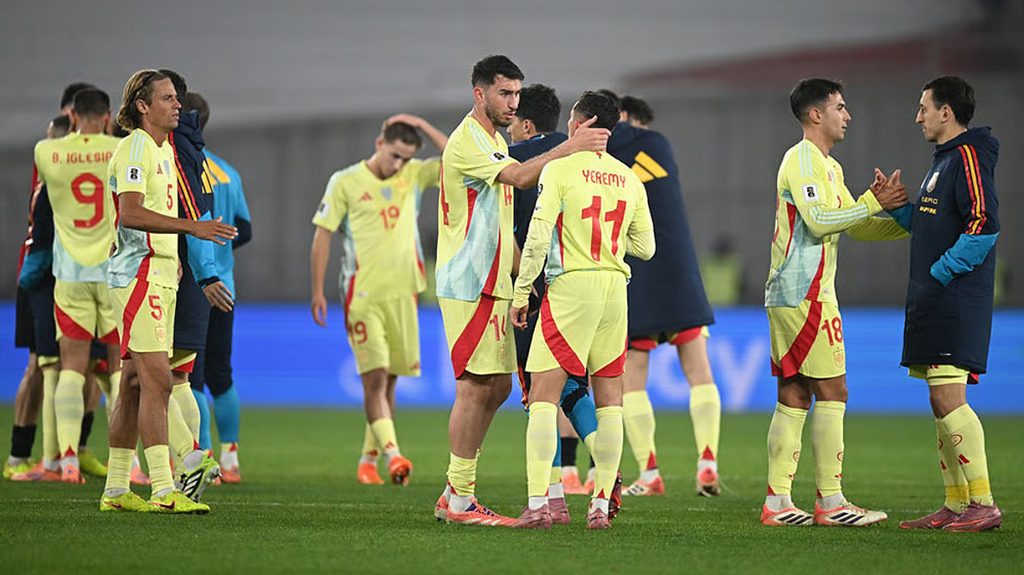 গোল উৎসব করে স্পেনের নতুন রেকর্ড