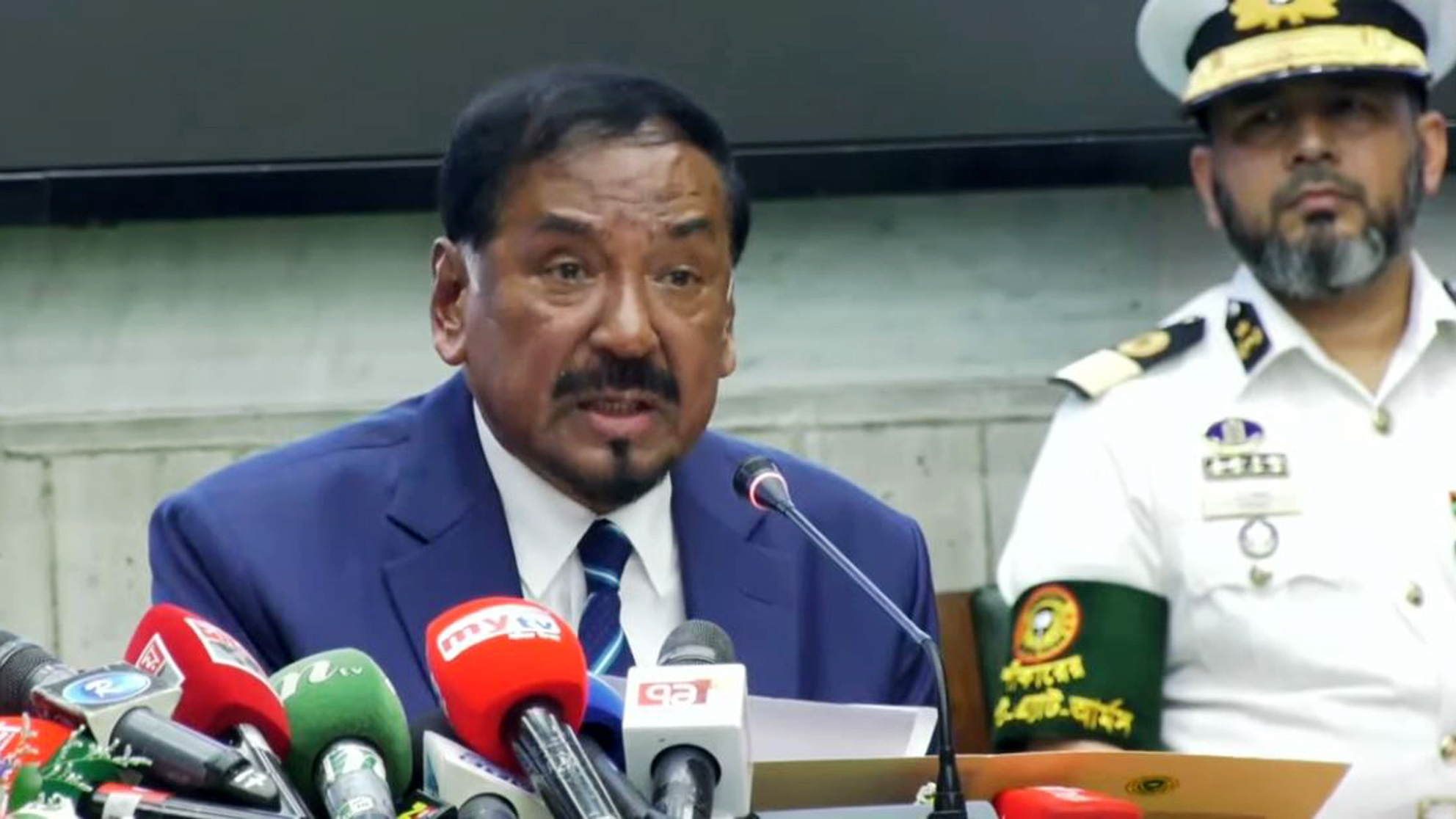 আমি রাষ্ট্রপতির দায়িত্ব গ্রহণ করেছি: সংবাদ সম্মেলনে স্পিকার