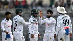 ওয়েস্ট ইন্ডিজকে দ্রুত অলআউট করে লিডও পেল বাংলাদেশ