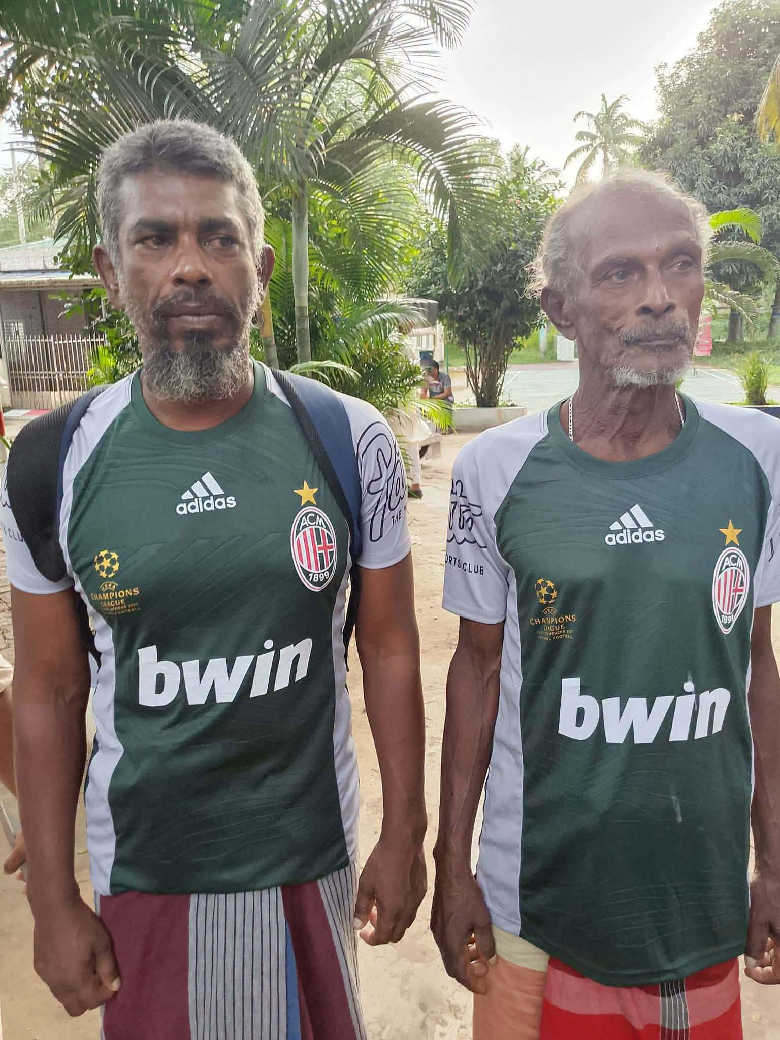 কাঁচা মাছ খেয়ে ৩৬ দিন পার, শ্রীলঙ্কান বাবা-ছেলেকে উদ্ধার করলেন মহেশখালীর জেলেরা