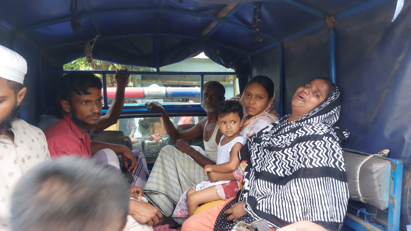 সন্তানের সামনে বাবাকে পিটিয়ে হত্যার অভিযোগ, আটক ৫