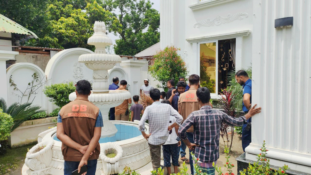 মুন্সিগঞ্জে ডুপ্লেক্স ভবনে ডাকাতি, দুই ভাইকে কুপিয়ে স্বর্ণালংকার ও নগদ টাকা লুট