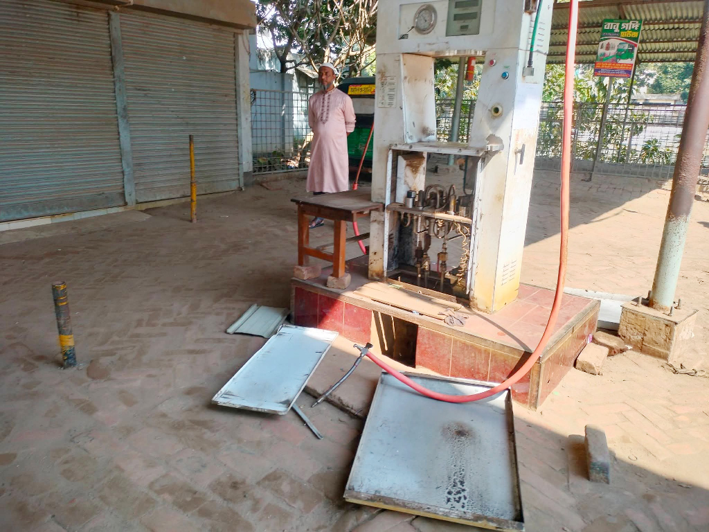 সিরাজগঞ্জে ফিলিং স্টেশনে হামলা, গ্যাস সরবরাহ বন্ধ
