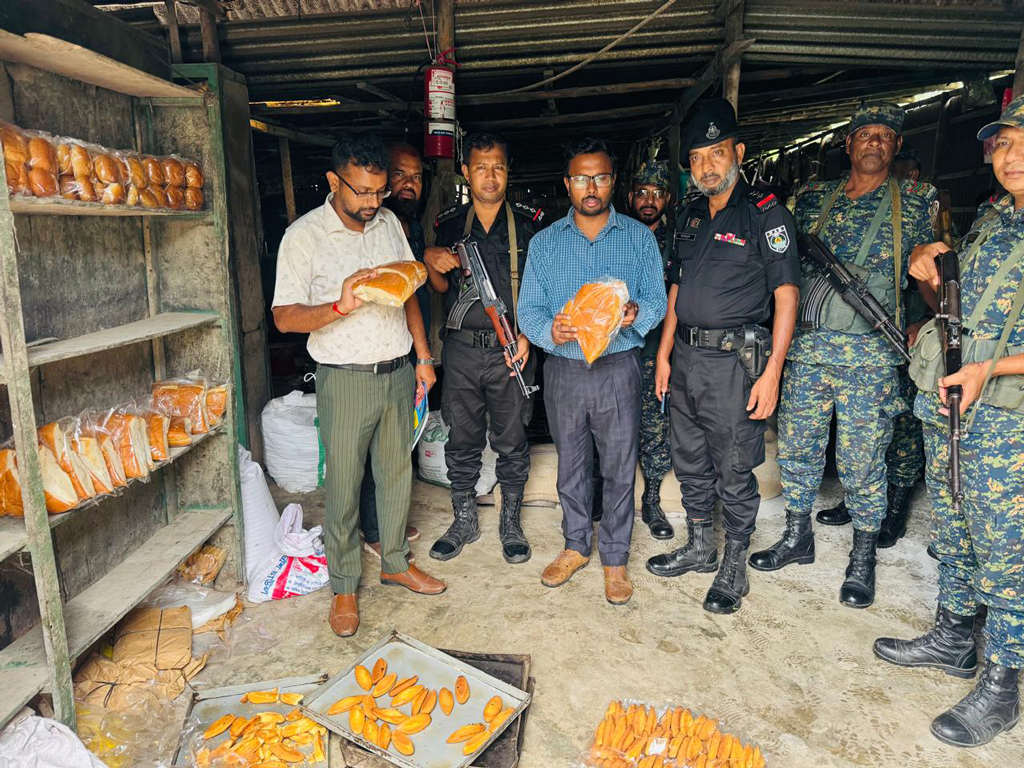 রায়গঞ্জে অনুমোদনহীন দুই বেকারিকে ৭০ হাজার টাকা জরিমানা