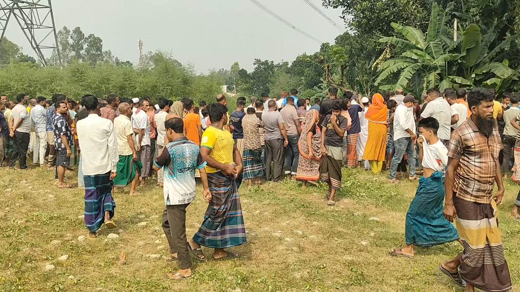 নিখোঁজের চার দিন পর বালুচাপা অবস্থায় ভ্যানচালকের লাশ উদ্ধার