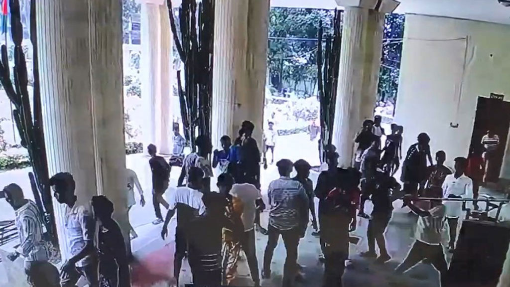 রবীন্দ্র কাছারি বাড়িতে ভাঙচুরের ‘ঘৃণ্য’ ঘটনার নিন্দা ভারতের