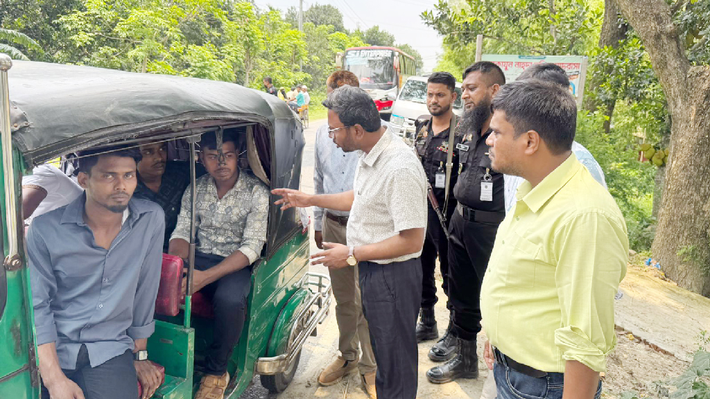সিরাজগঞ্জে অতিরিক্ত ভাড়া আদায়, ৭ জনকে ১৮ হাজার টাকা জরিমানা