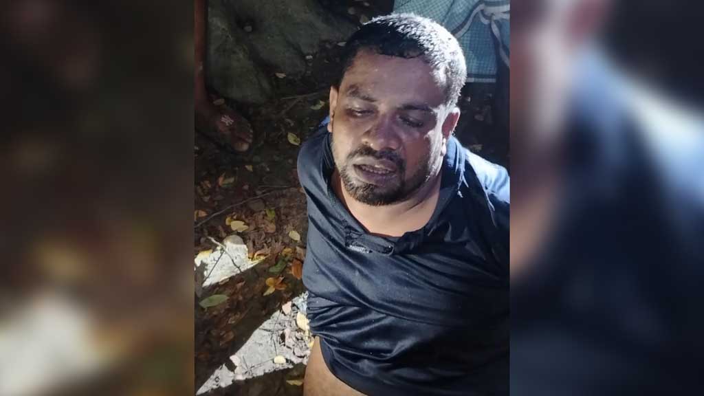 সিরাজগঞ্জে চোর সন্দেহে যুবককে গণপিটুনি, পুলিশের হাতে সোপর্দ