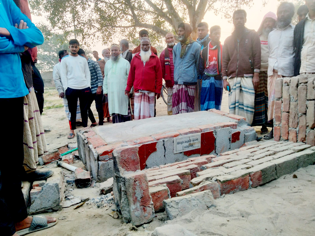 সিরাজগঞ্জে হাত ধোয়ার বেসিন ধসে দুই শিশুর মৃত্যু