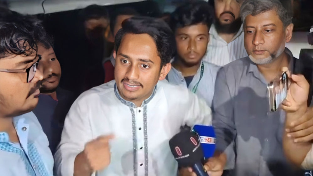 ফেনীর বন্যায় তোলা টাকার হিসাব ত্রাণ উপদেষ্টার কাছে চাইবেন: সারজিস