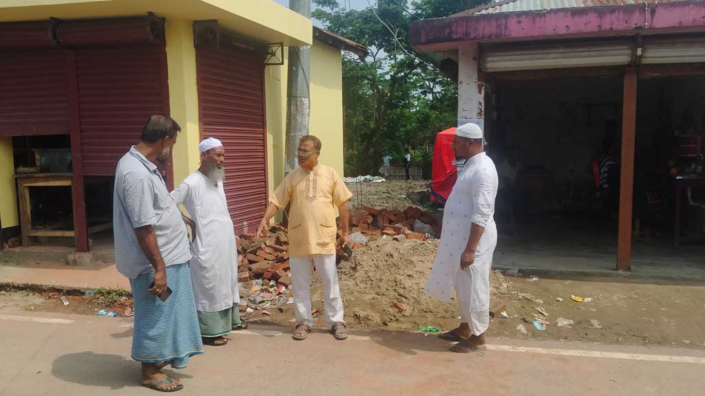চাঁদার দাবিতে বন্ধ করা হলো চলাচলের পথ