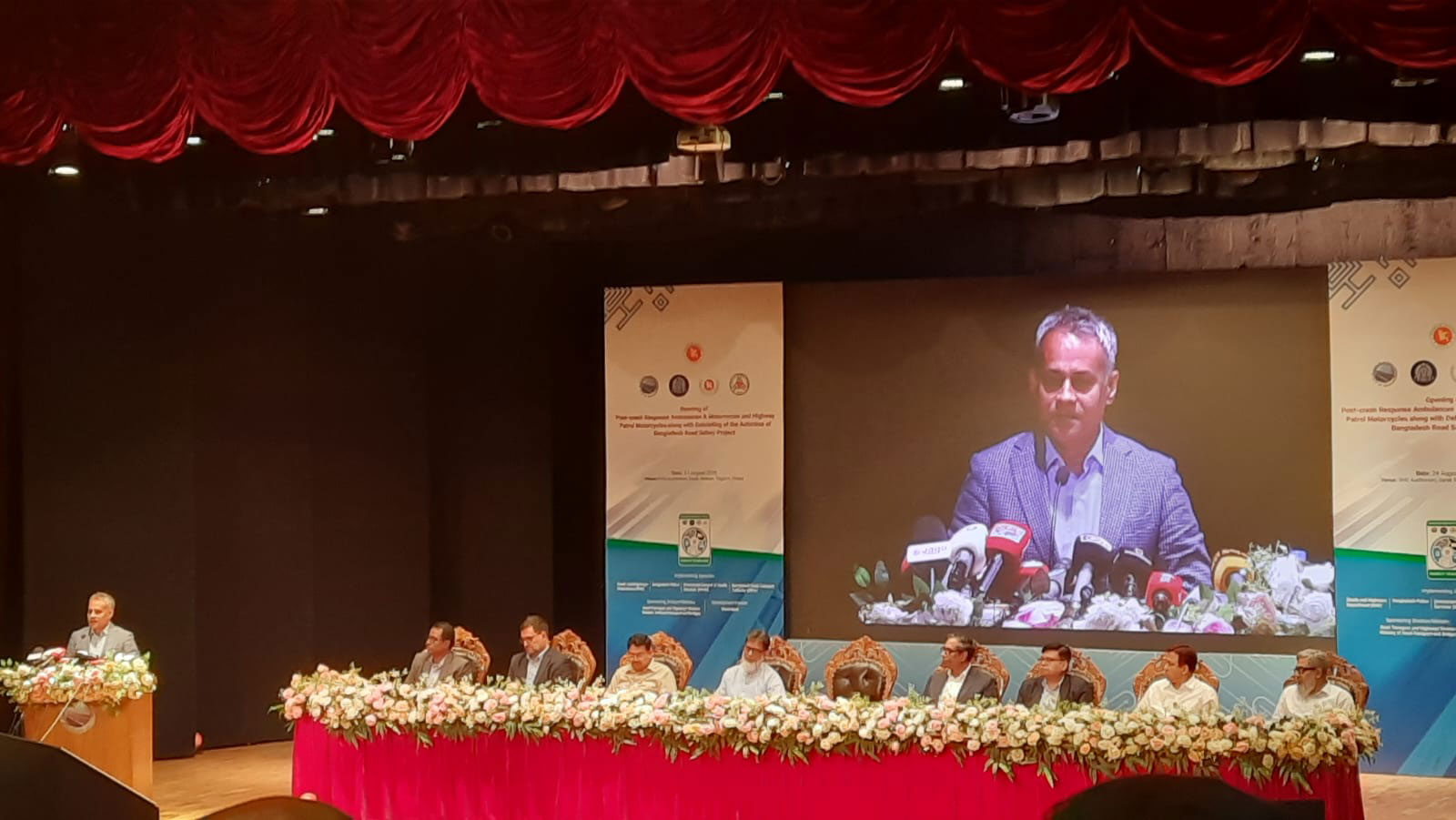 সড়কে বছরে ৫ হাজার মৃত্যু, ২০৩০ সালের মধ্যে অর্ধেকে নামাতে চায় সরকার