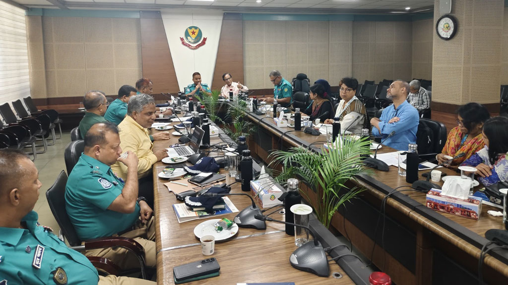 সড়ক দুর্ঘটনার আচরণগত ঝুঁকি কমাতে ডিএমপিতে মতবিনিময় সভা অনুষ্ঠিত