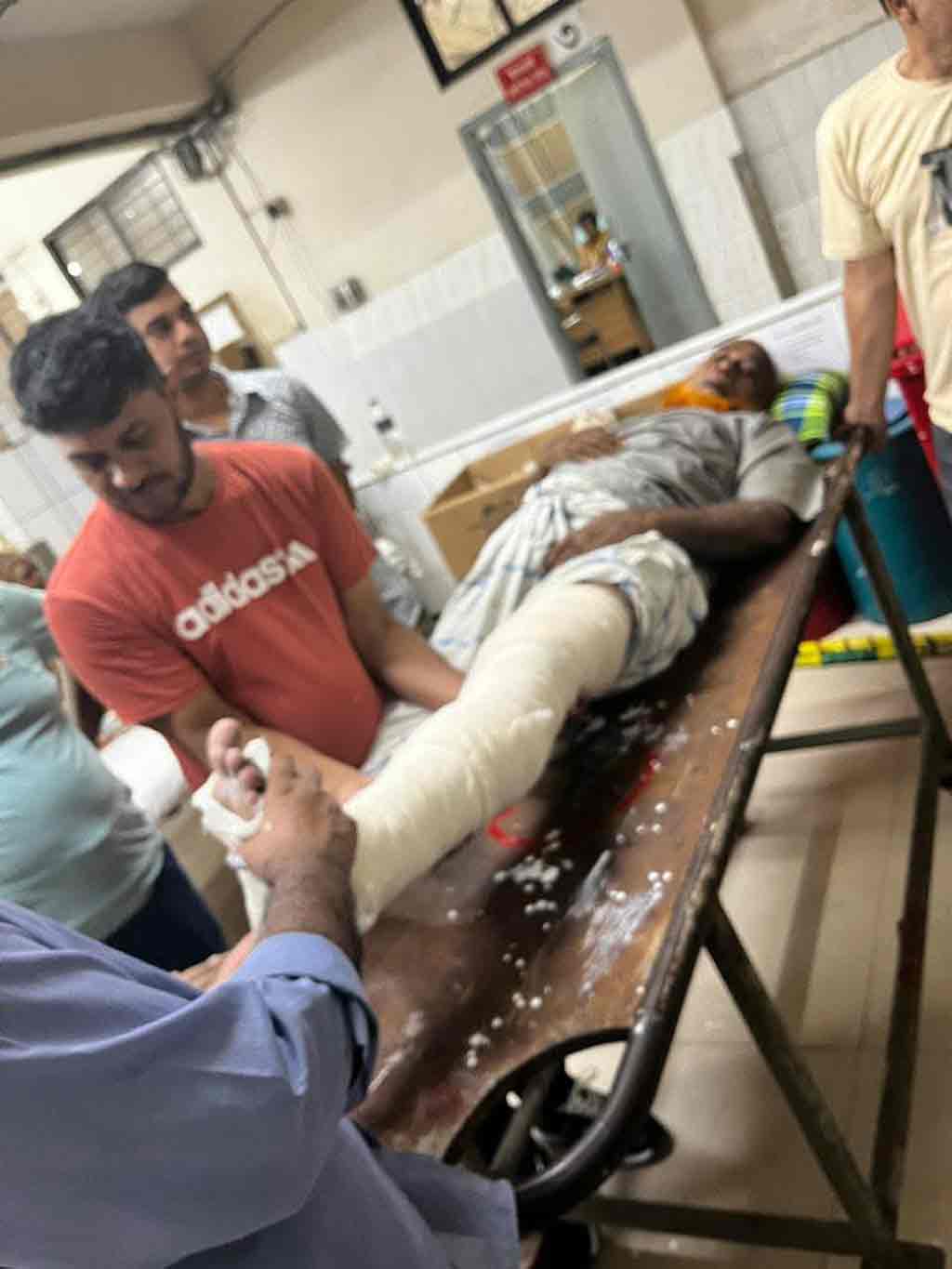 মিরপুরে সরকারি আবাসন প্রকল্পের লিফট ছিঁড়ে বাবা-ছেলেসহ গুরুতর আহত ৩