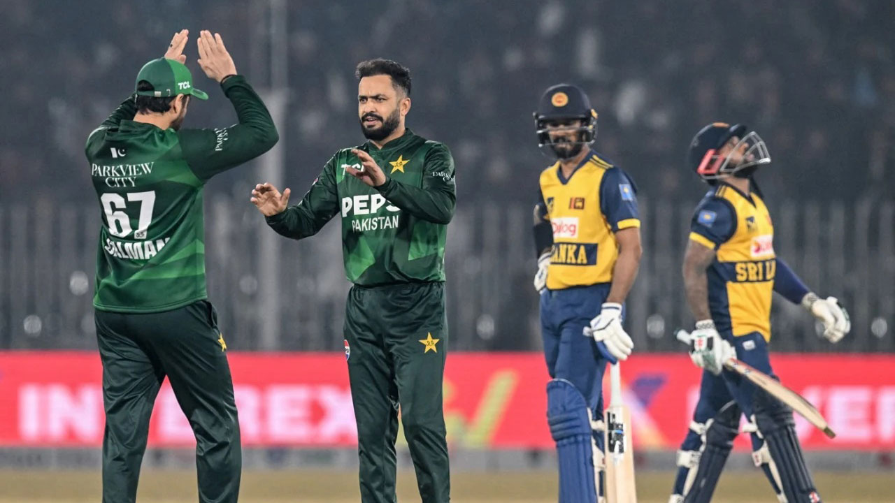 শ্রীলঙ্কা ম্যাচে আম্পায়ারদের ওপর কেন খেপেছেন পাকিস্তানি ক্রিকেটাররা