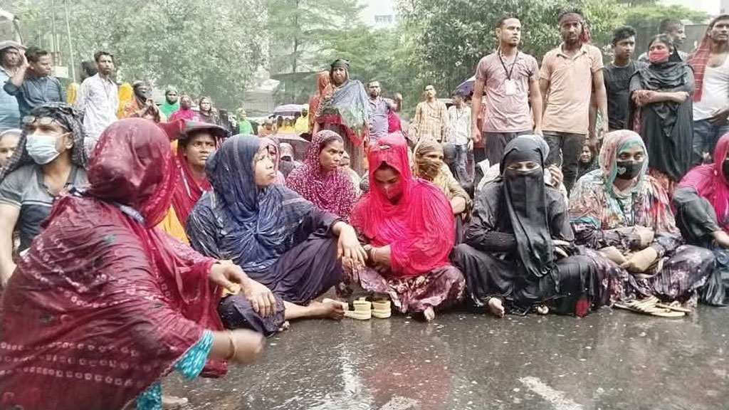 ১২ জুনের মধ্যে বকেয়া পরিশোধের আশ্বাসে আন্দোলন স্থগিত করলেন শ্রমিকেরা