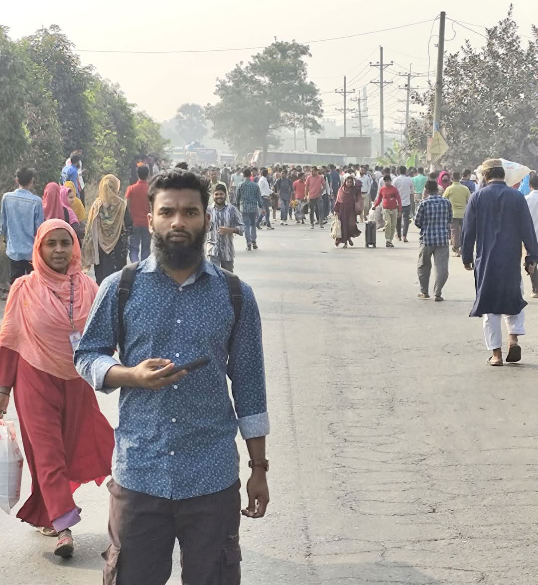 আশুলিয়ায় ছুরিকাঘাতে পোশাকশ্রমিক খুন, প্রতিবাদে মহাসড়ক অবরোধ