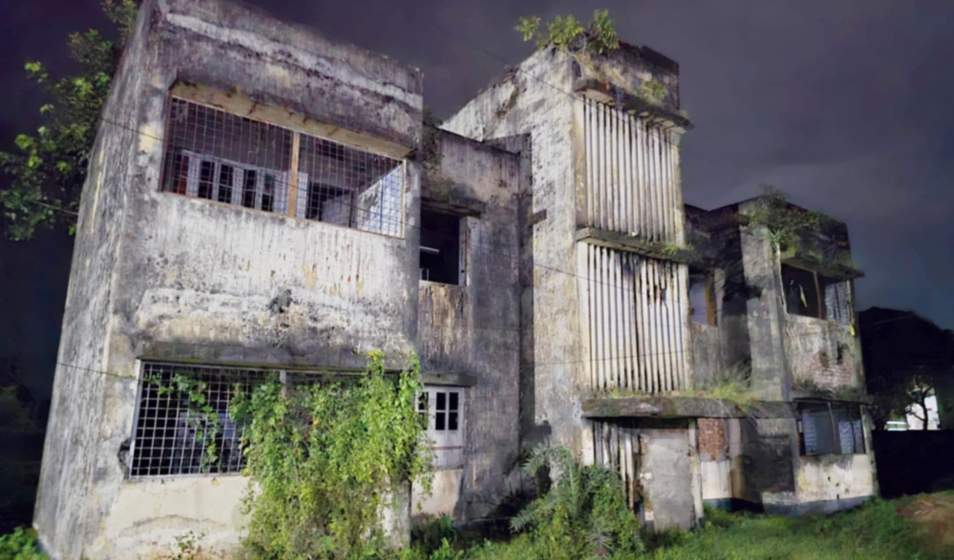 নালিতাবাড়ীতে স্বাস্থ্য কমপ্লেক্সের পরিত্যক্ত ভবনে মাদকের আখড়া