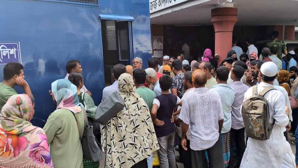 কালোবাজারে ১৪ কোটি টাকার সার বিক্রি, ১০ ডিলারসহ ১৫ জন কারাগারে