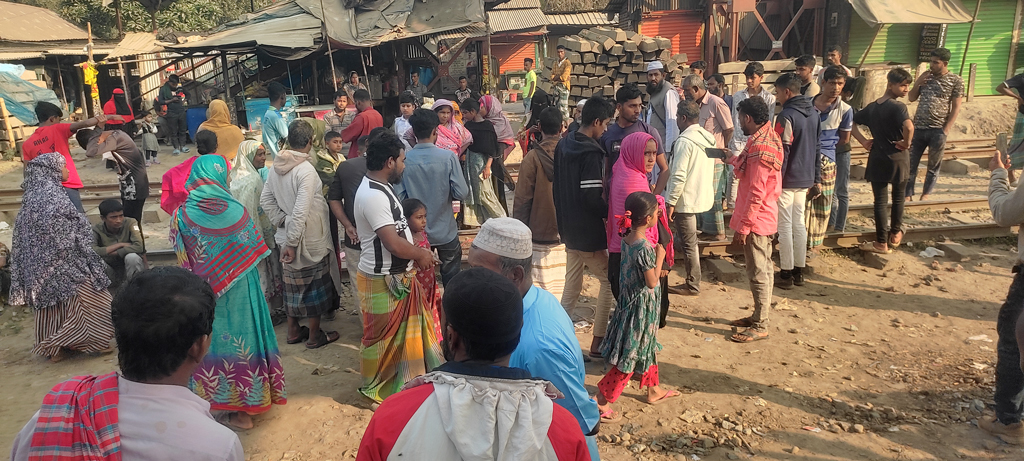 শ্রীপুর রেলস্টেশনে ট্রেনে কাটা পড়ে বৃদ্ধের মৃত্যু