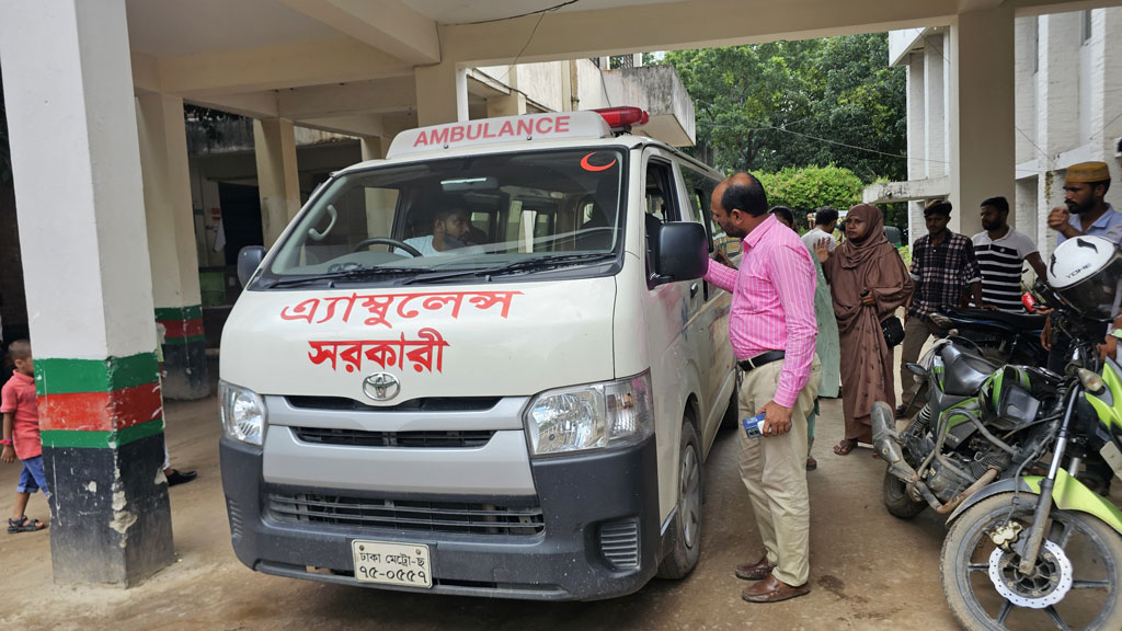 রেশমা মা হচ্ছেন ঠিকই, বাবা হচ্ছে না কেউ
