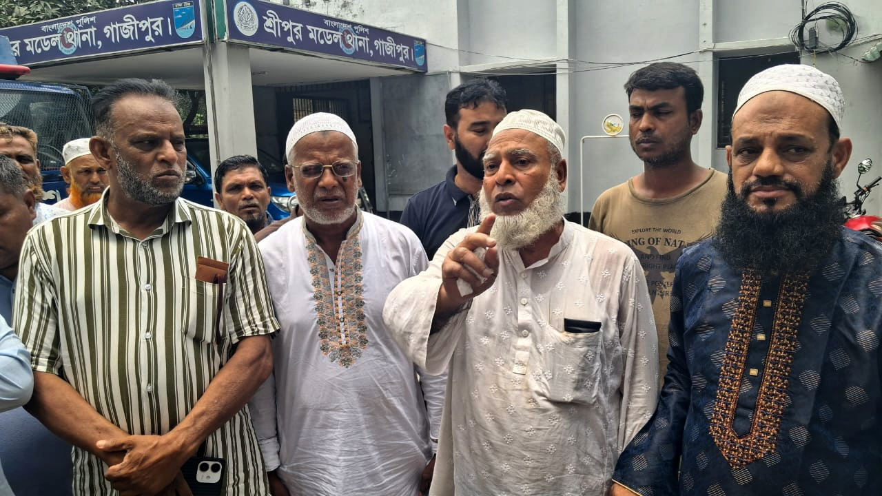 আটক আ.লীগ নেতাকে বিএনপি কর্মী দাবি করে থানা থেকে ছাড়ালেন বিএনপির আহ্বায়ক