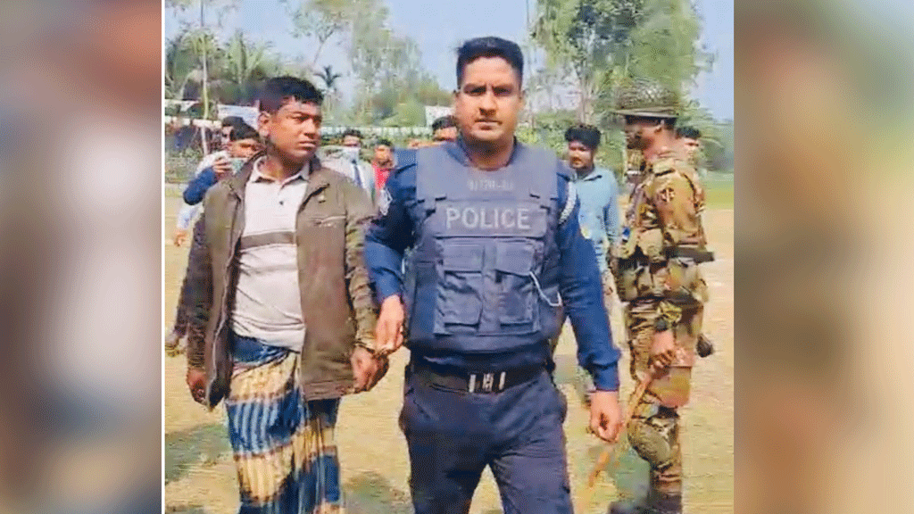 শেরপুরে ভোটকক্ষ থেকে ব্যালট বই ছিনতাই, এক ব্যক্তির ৩ বছরের কারাদণ্ড