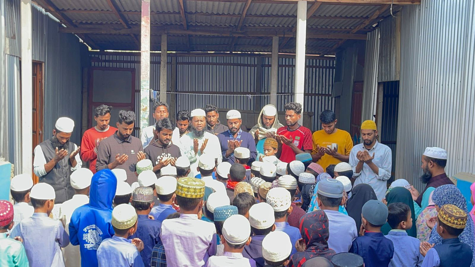 শেরপুর-২ আসনে ফাহিম চৌধুরীর মনোনয়ন জটিলতা নিরসনে দোয়া ও মিলাদ