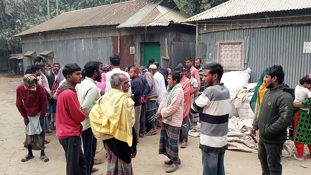 শেরপুরে সেচপাম্পের তারে জড়িয়ে দুজনের মৃত্যু