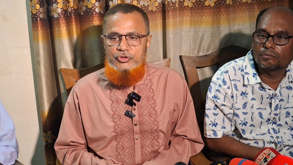 ৫ কোটি টাকা চাঁদা দাবি যুবদল নেতার, পদ্মা সেতু বন্ধের হুঁশিয়ারি পরিবহনশ্রমিকদের