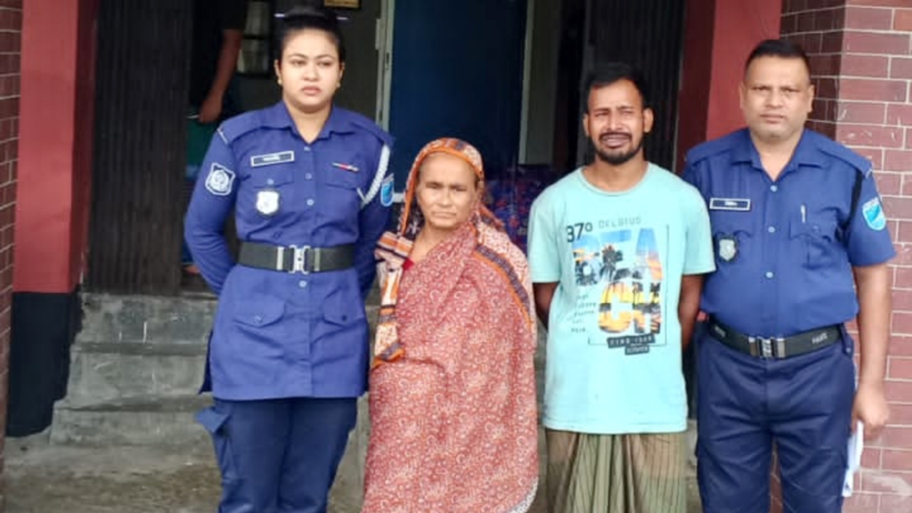 গাছে বেঁধে চুল কেটে নির্যাতন: শরীয়তপুরে দুই আসামি গ্রেপ্তার