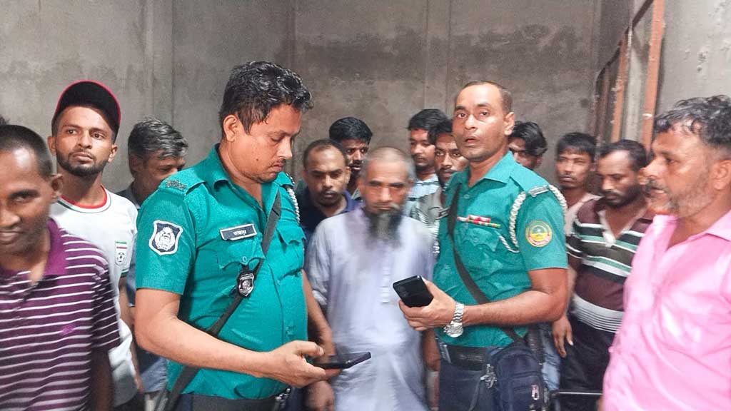 টঙ্গীতে ১০ বছর বয়সী শিক্ষার্থীকে ধর্ষণচেষ্টার অভিযোগে মাদ্রাসার সহকারী শিক্ষক আটক