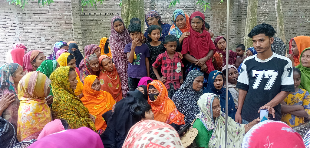 গাংনীতে মায়ের সামনে সড়কে প্রাণ গেল শিশুর