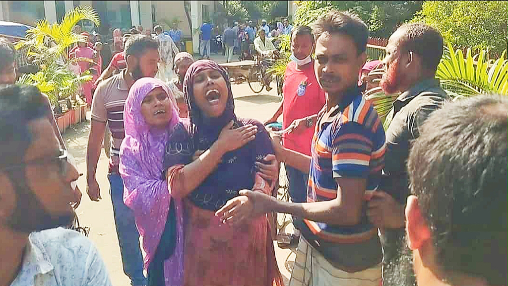 মাগুরায় খালে ডুবে এক পরিবারের তিন শিশুর মৃত্যু