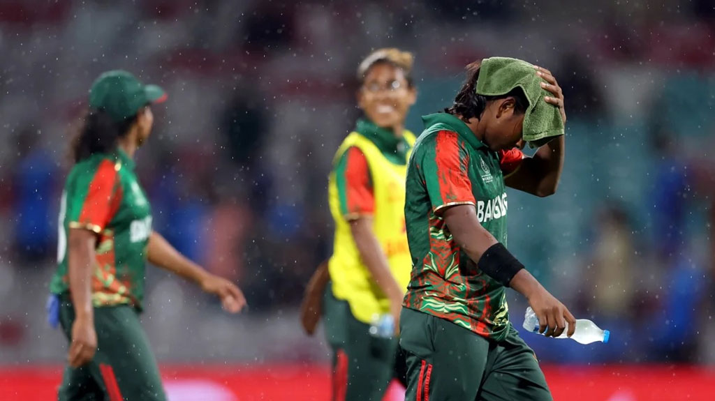 বৃষ্টিতে ম্যাচ বাতিলের আগে জ্যোতিদের হতাশার ব্যাটিং