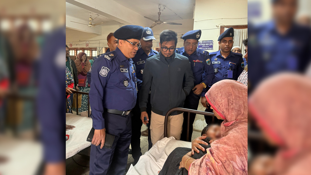 ১৬ মাসের শিশুকে সেতু থেকে নদীতে ছুড়ে ফেলে থানায় গেলেন মা