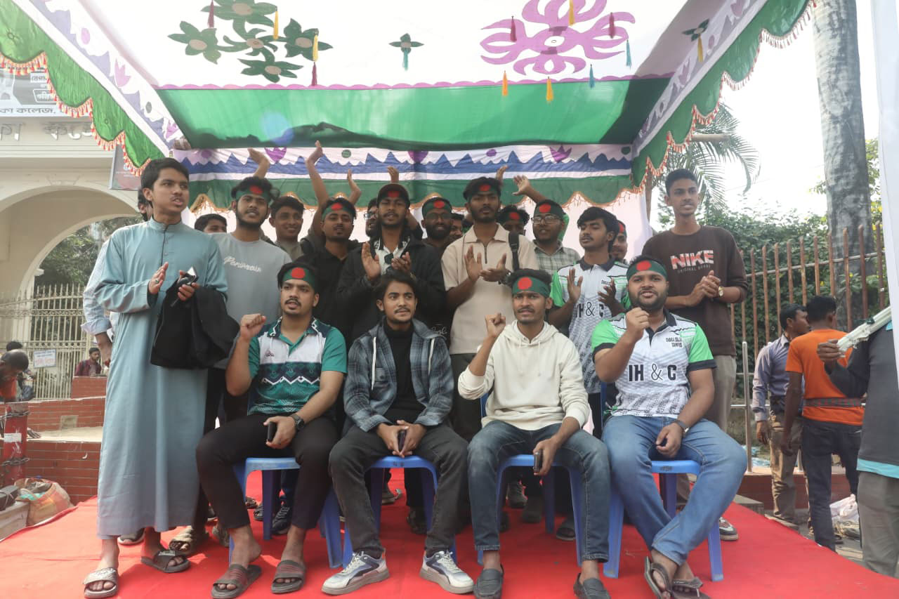 জনদুর্ভোগ এড়াতে কর্মসূচিতে পরিবর্তন আনলেন সাত কলেজের শিক্ষার্থীরা