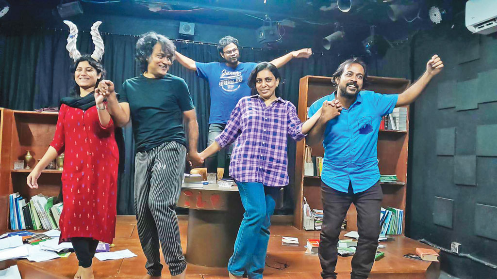 প্রতিষ্ঠাবার্ষিকী উপলক্ষে অনুস্বর নাট্যদলের নতুন নাটক