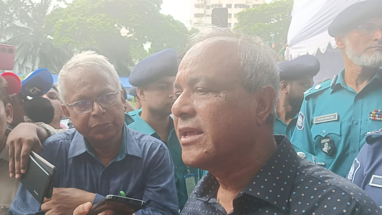 প্রতিবেশী দেশের ইন্ধনে খাগড়াছড়িতে সহিংসতা, অভিযোগ স্বরাষ্ট্র উপদেষ্টার