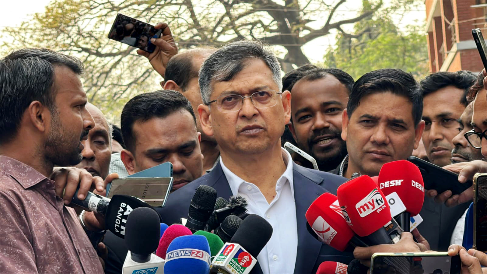 পুলিশের শীর্ষ পর্যায়ে শিগগিরই পরিবর্তন আসবে: স্বরাষ্ট্রমন্ত্রী