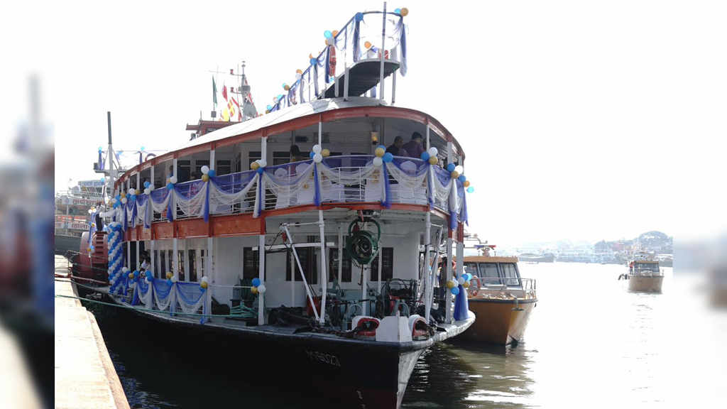 শতবর্ষী ‘পি এস মাহসুদ’ এখন প্রমোদতরি, ঐতিহ্যবাহী প্যাডেল স্টিমার ফিরল পর্যটন সেবায়