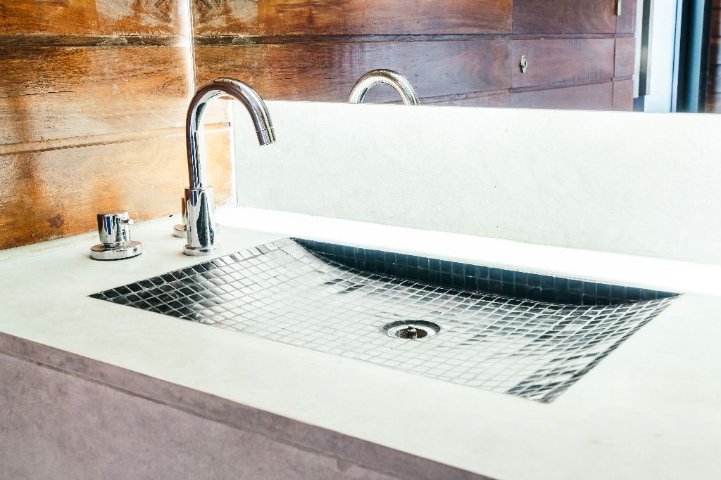 বাড়ির পাইপলাইন মেরামতের টাকা বাঁচাতে চান? তাহলে দেখে নিন