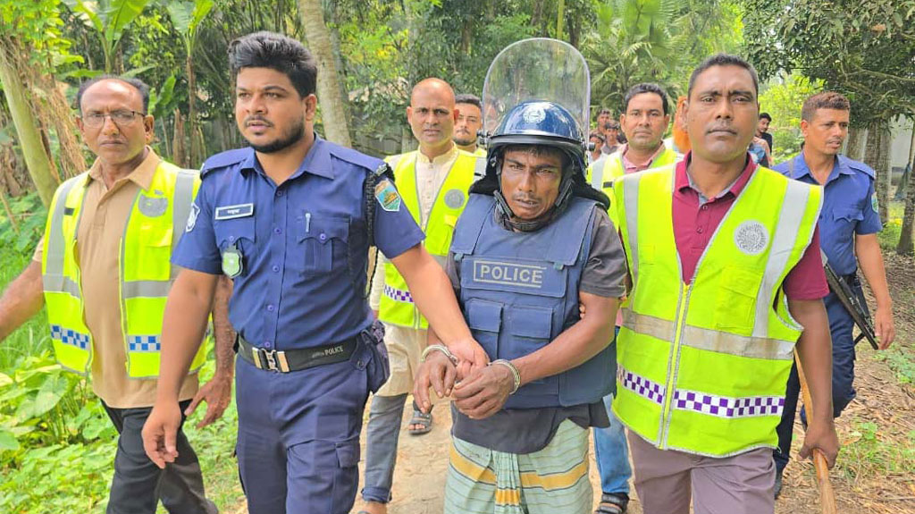 সাঁথিয়ায় পেঁয়াজ ব্যবসায়ীকে গলা কেটে হত্যা, প্রধান আসামি গ্রেপ্তার