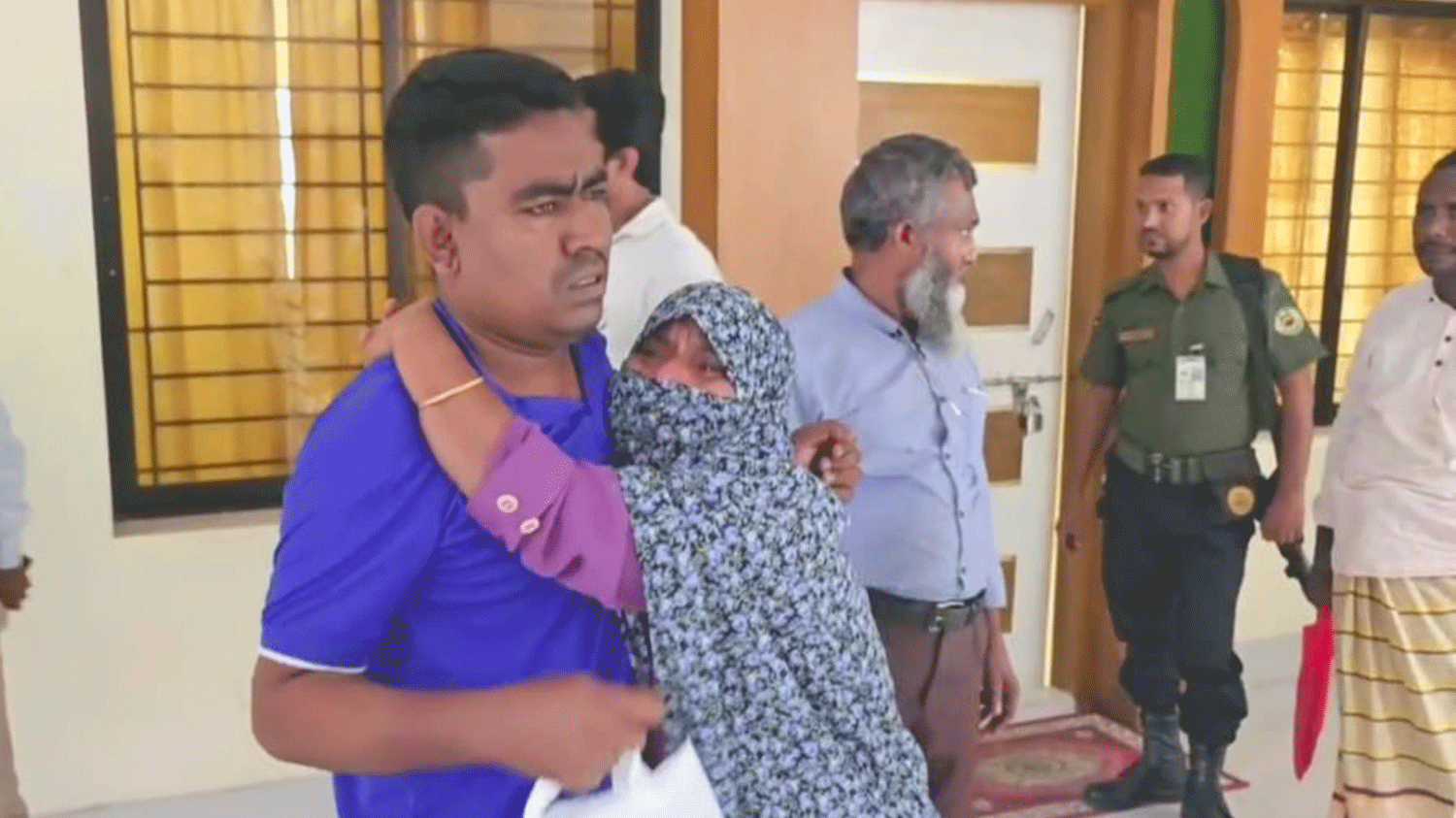 ‘ছেলের ঘরে একটু ঠাঁই চাই’—অসুস্থ মায়ের আকুতি, ‘সঙ্গে দিলে সুইসাইড করব’ বললেন ছেলে